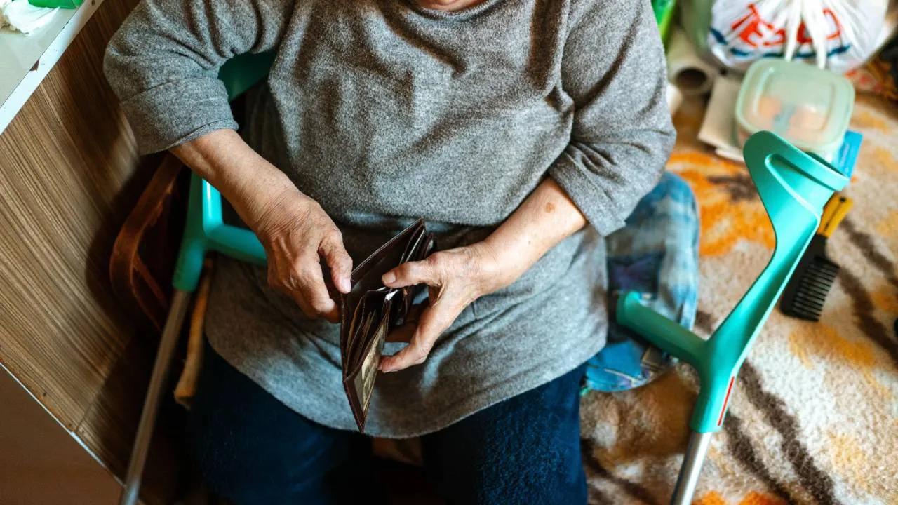 Będą cięcia. Bezpłatnie dla seniora tylko najtańsze leki