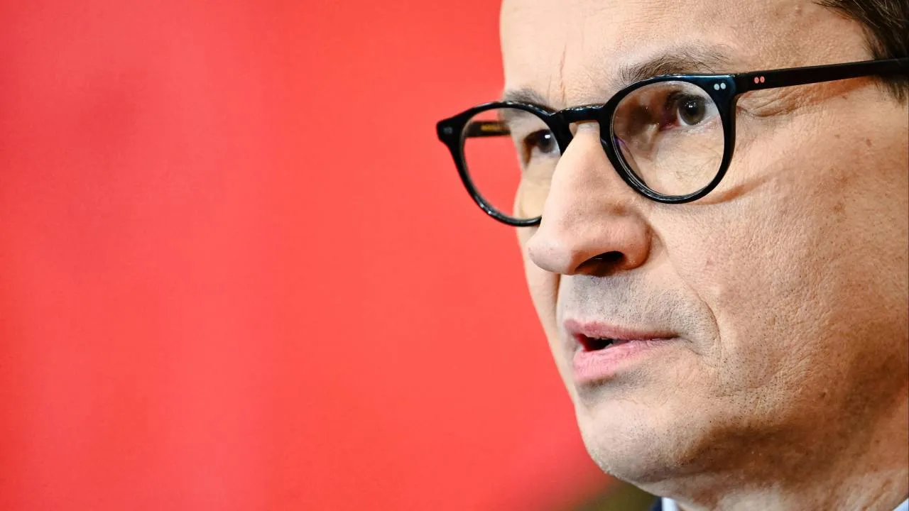 Morawiecki pchany w konflikt przez władzę? "Będą go pompować w sondażach"