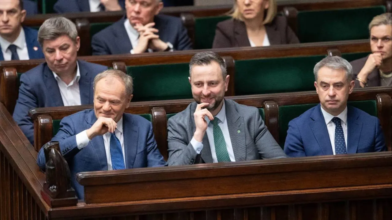 Rząd traci w sondażach, ale minister zapewnia: „Dobrze rządzimy”