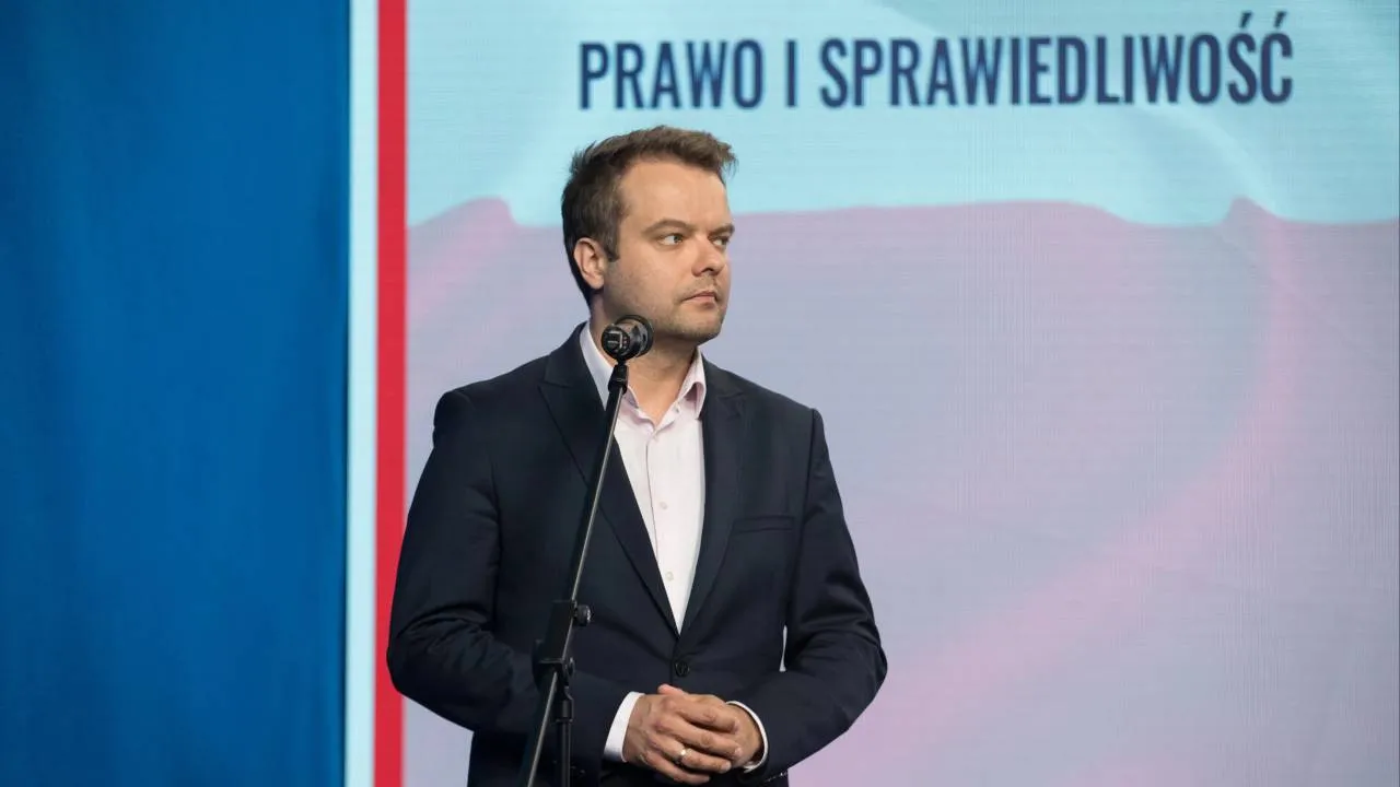 Mocne słowa rzecznika PiS. Bochenek: „To nie Rozwój Plus, tylko Rozbój Plus”