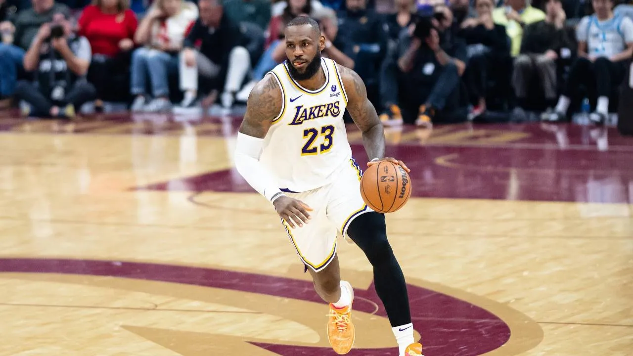 LeBron James zmienia klub! Ostatnia szansa na mistrzostwo NBA?