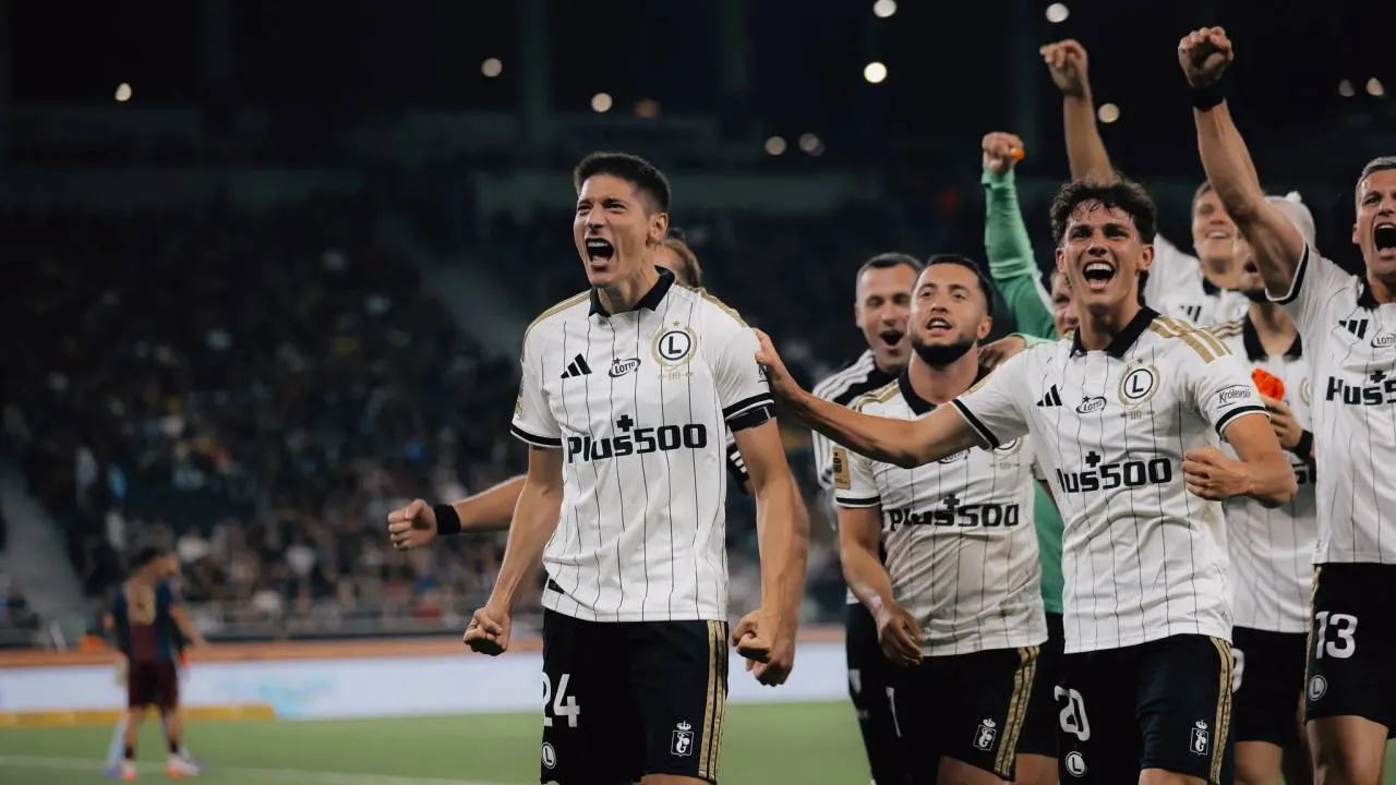 Hit kolejki z piorunującym finałem. Legia inkasuje trzy punkty w Szczecinie [WIDEO]