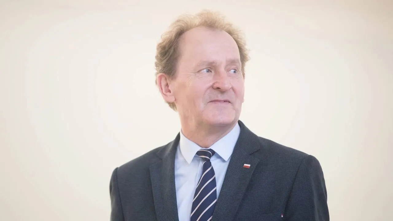Senator, który poszedł za Morawieckim, zabrał głos. "Rozpoczynam nową drogę"