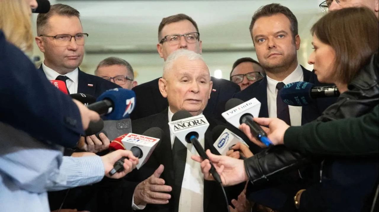 Kolejna roszada! Poseł z frakcji Morawieckiego wrócił do PiS. Złożył oświadczenie
