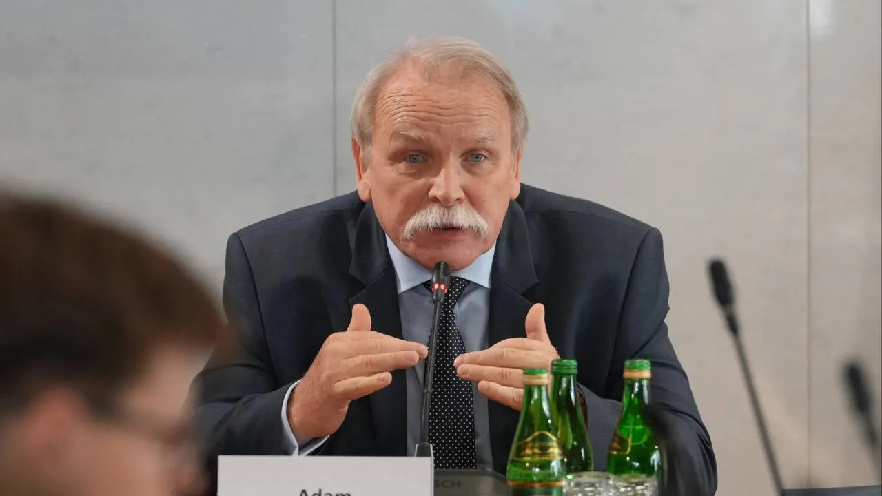 "Na prawicy nie ma wrogów". Adam Borowski apeluje do polityków PiS