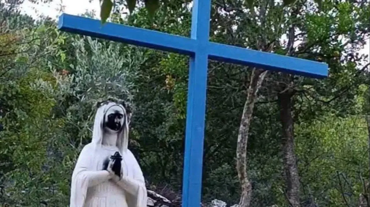Skandaliczny akt wandalizmu w Medziugorie. Podpalono ołtarz i zniszczono figury Maryi