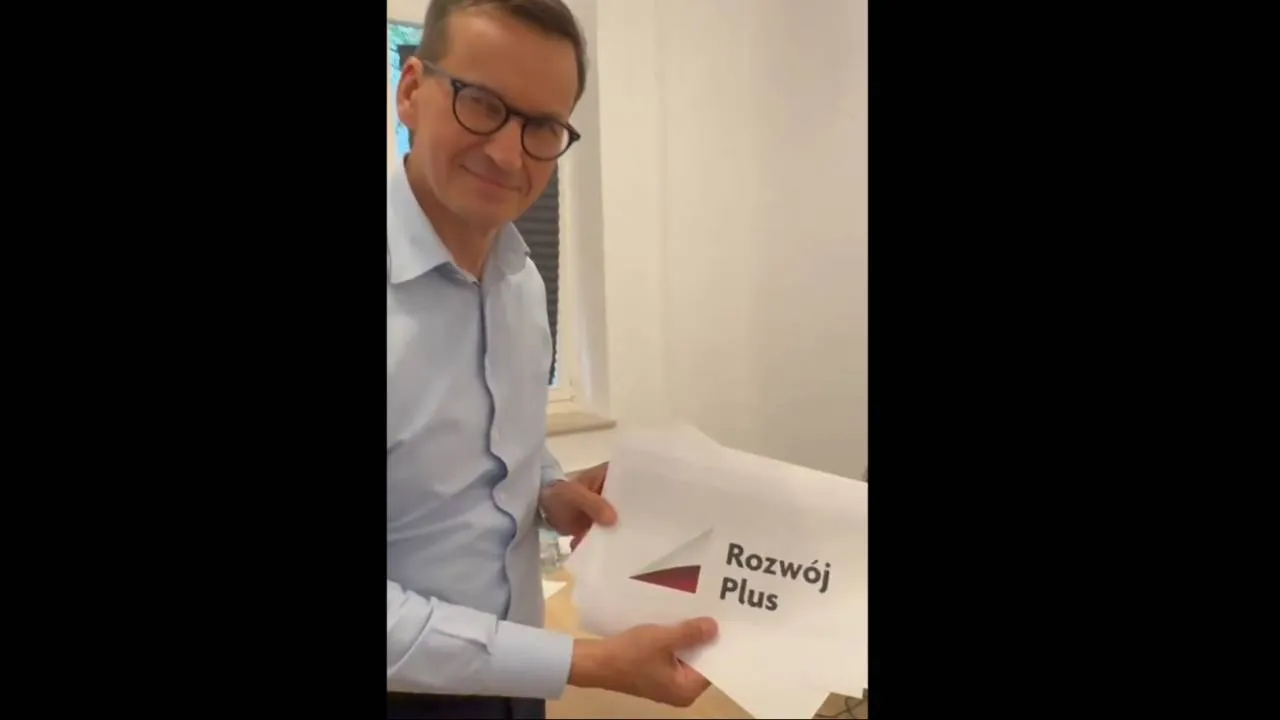 Stowarzyszenie Rozwój Plus z nowym logo. Morawiecki pokazał je na krótkim nagraniu