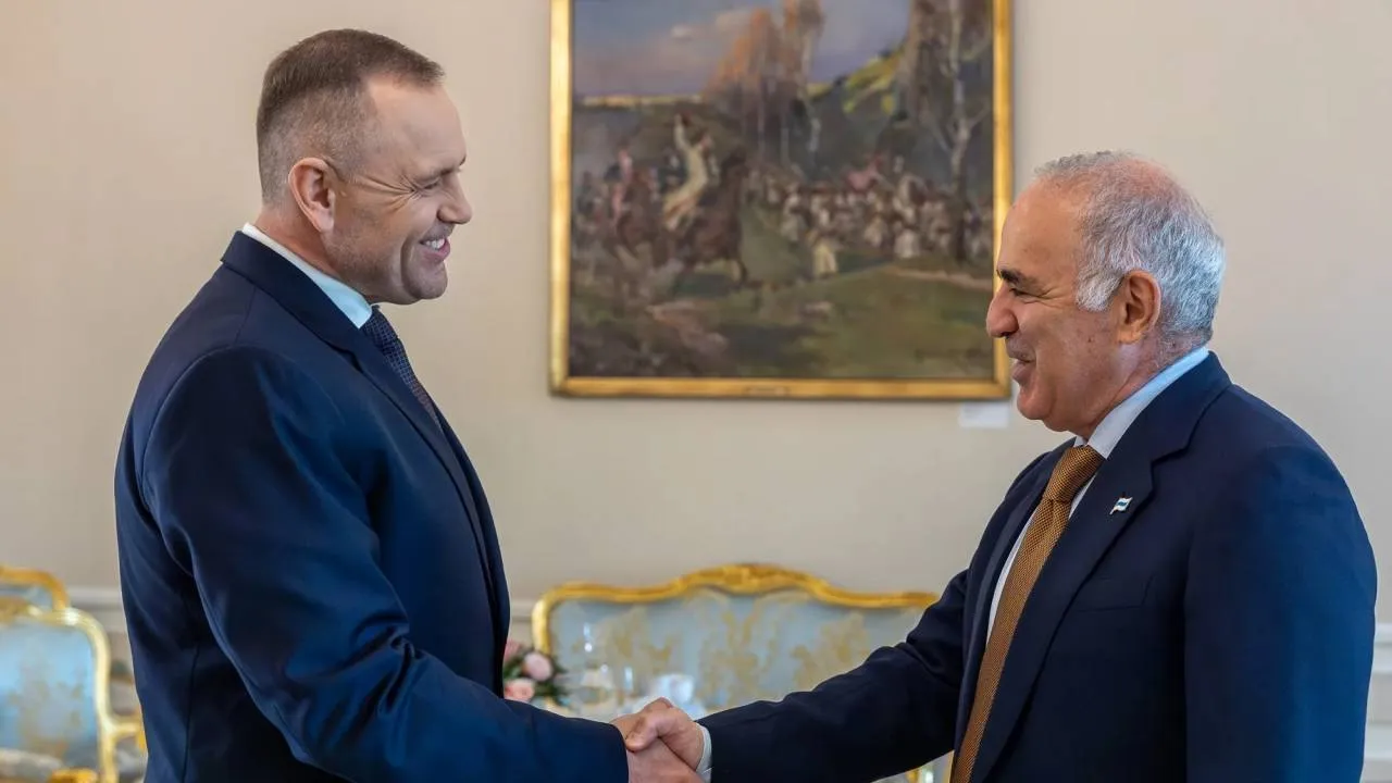 Prezydent Nawrocki spotkał się z Garrim Kasparowem. ZOBACZ ZDJĘCIA