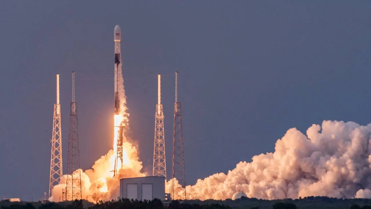 Człon rakiety Falcon 9 może 5 sierpnia rozbić się o Księżyc