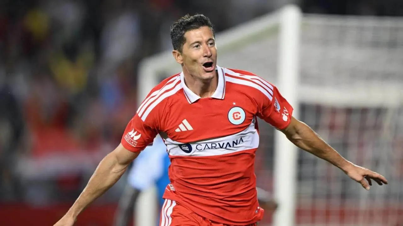 Robert Lewandowski wyróżniony w USA: "To był dla mnie ważny dzień" [WIDEO]