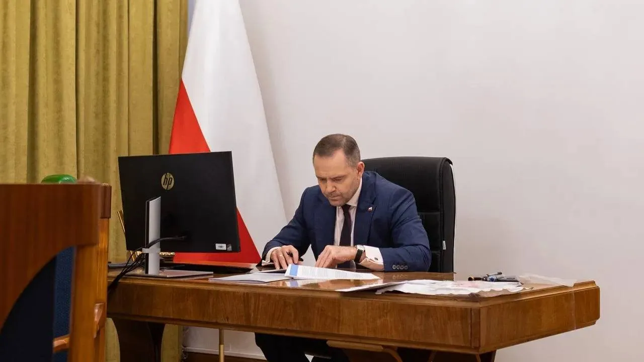 Prezydent Nawrocki ułaskawił trzy osoby. Postanowienia już wydane