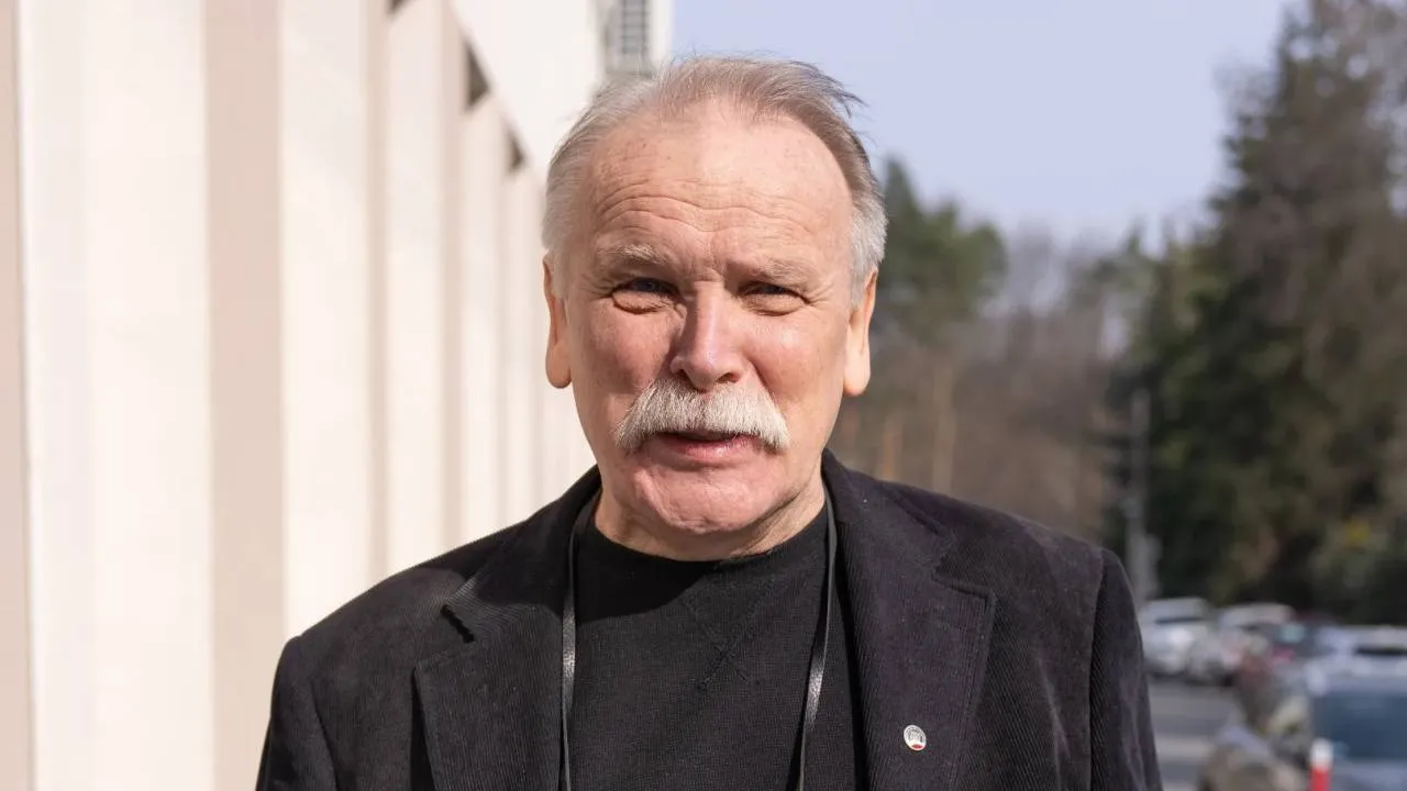 Adam Borowski ułaskawiony przez prezydenta Karola Nawrockiego! Nie pójdzie do więzienia