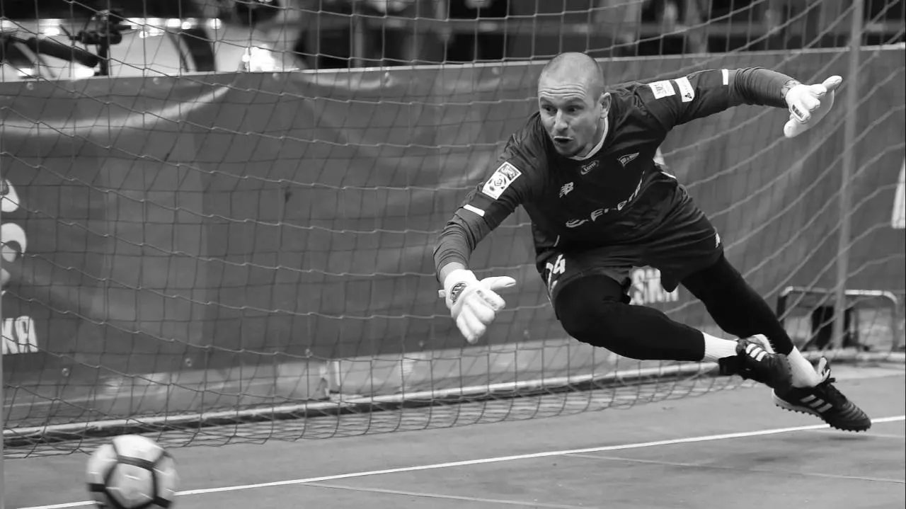Znany bramkarz zmarł w wieku 43 lat. Był ikoną polskiego klubu