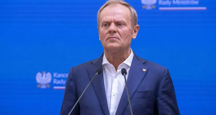 Donald Tusk ruszył z atakiem na prezydenta Karola Nawrockiego. Dostał błyskawiczną kontrę