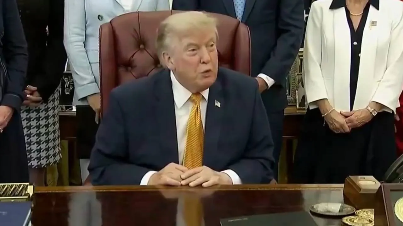 "Koncerny naftowe powinny obniżyć ceny paliwa". Trump wymienił konkretne firmy
