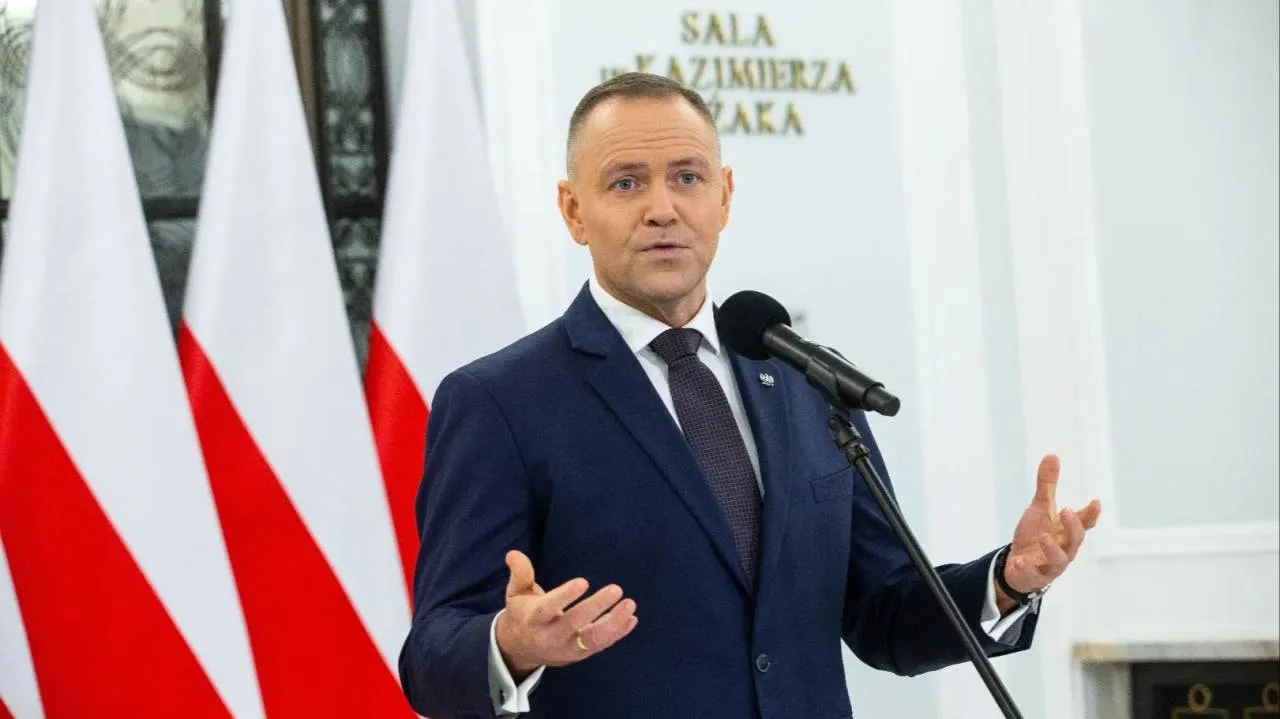 Prezydent złożył podpis pod czterema ustawami. Jedną skierował do TK