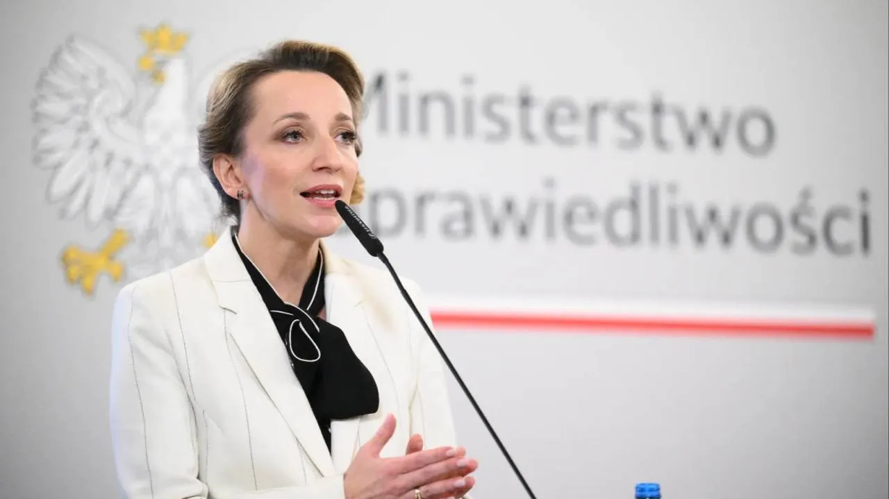 Tusk rozwiązał komisję, którą kierowała Gregorczyk-Abram. Kosztowała Polaków blisko 2,5 mln zł
