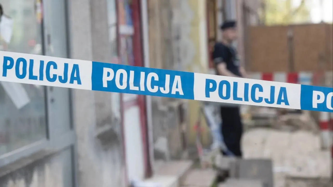 Dramatyczne sceny w Kamiennej Górze. 15-latek ugodzony nożem. W ciężkim stanie trafił do szpitala