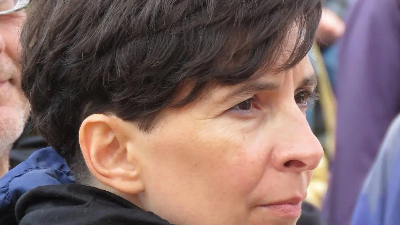Tropiła „rosyjskie wpływy” w komisji Stróżyka. Po zarzucaniu ich mec. Lewandowskiemu przegrała w sądzie