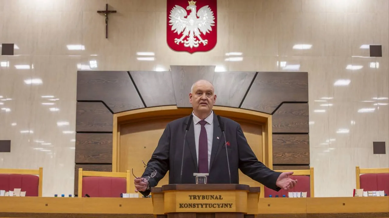 Prokurator i policjanci w siedzibie TK. Jest zawiadomienie o podejrzeniu przestępstwa