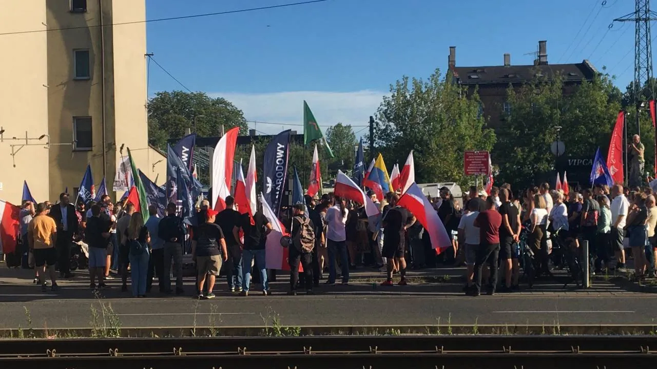 Protesty na Śląsku przeciwko budowie meczetu. „Jeśli nie zareagujemy w porę, obudzimy się z ręką w nocniku”