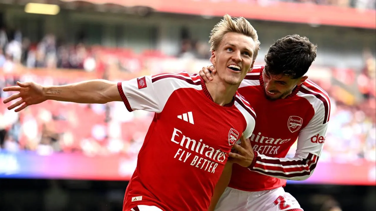Arsenal z pierwszym trofeum w sezonie. City na kolanach