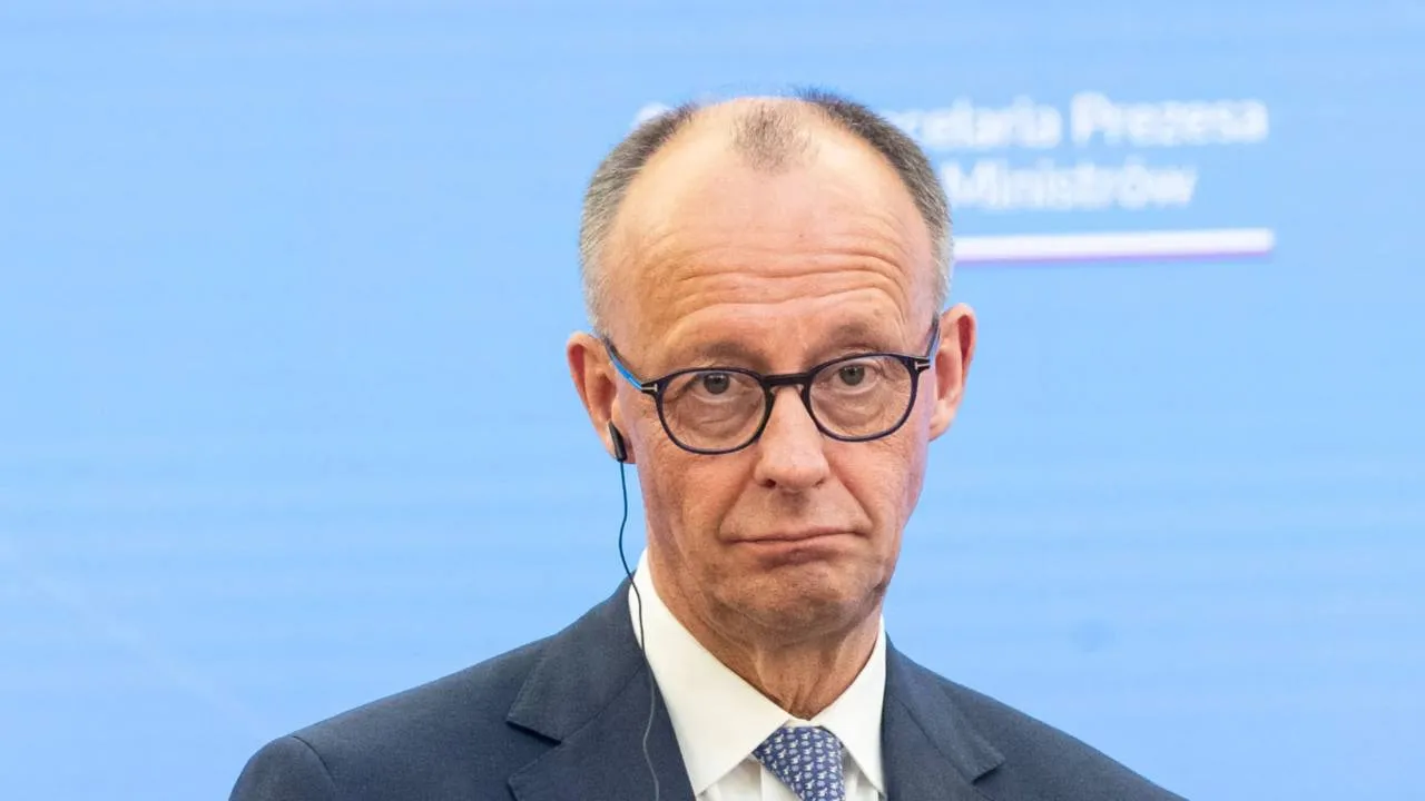 Katastrofa Merza. Sondaże jego partii w ruinie. A może być jeszcze gorzej