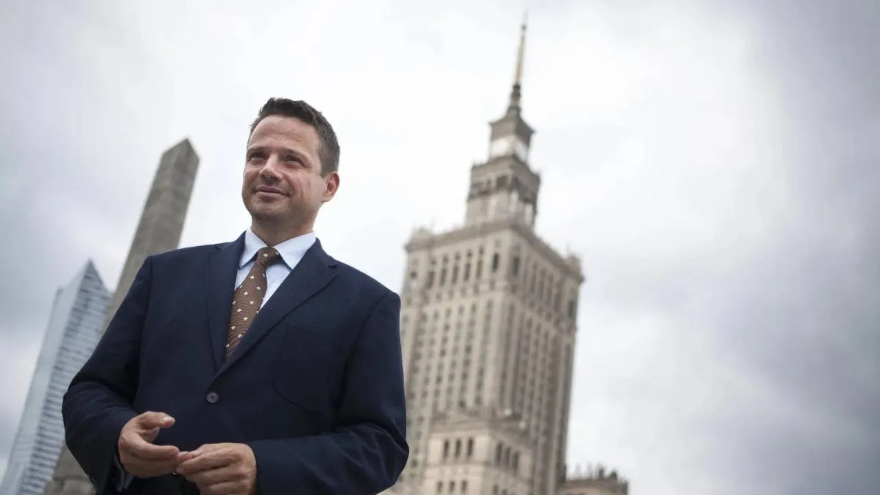 Coraz więcej podpisów przeciw władzom Warszawy. Czarne chmury nad Trzaskowskim
