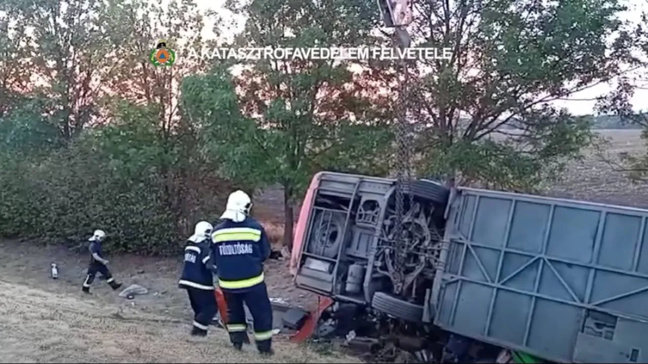 Dziś ma zakończyć się identyfikacja ofiar wypadku polskiego autokaru na Węgrzech