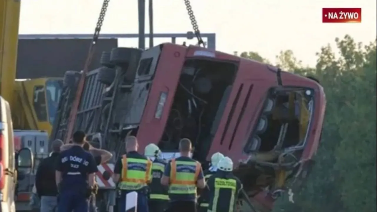 Wypadek autokaru na Węgrzech. Jest decyzja w sprawie aresztu dla kierowcy