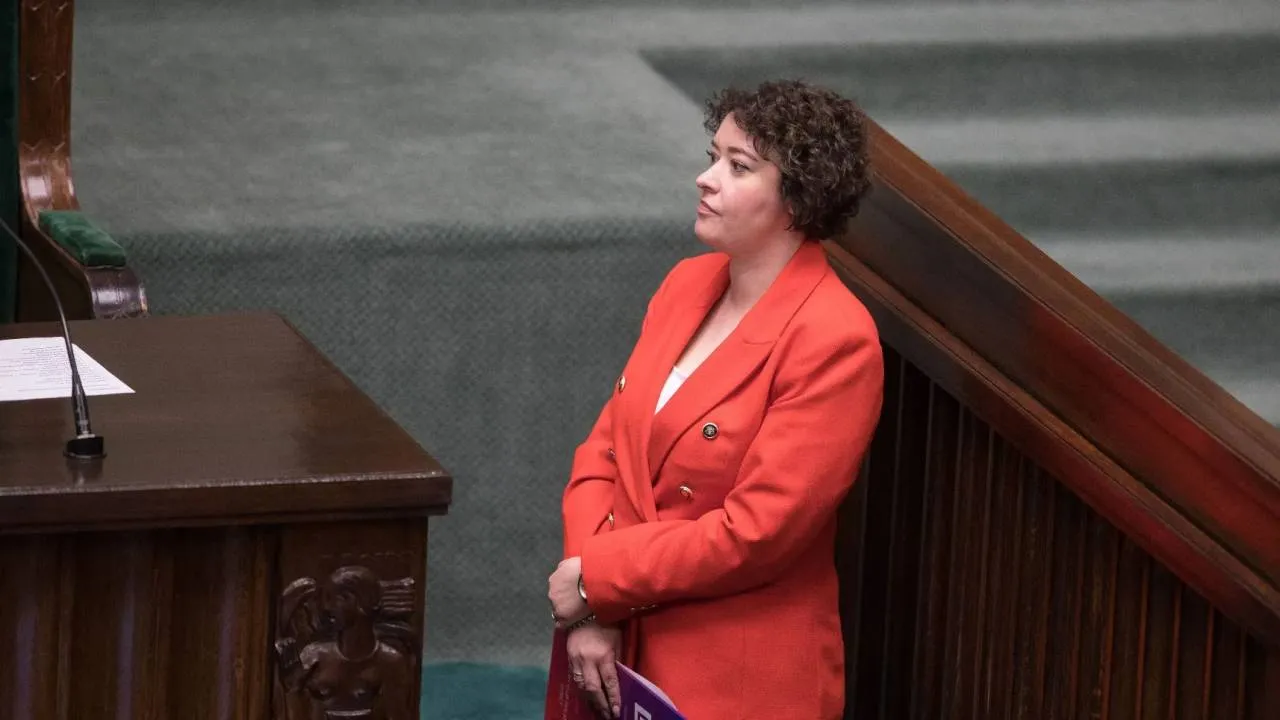 Posłanka Lewicy złapała na kłamstwie rzecznika rządu. "Uzupełnij swoją wiedzę"