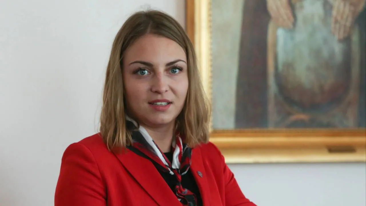 Wypad Gajewskiej do Indii oburzył internautów. Pytają, kto za to zapłaci. Wrócił też... worek ziemniaków
