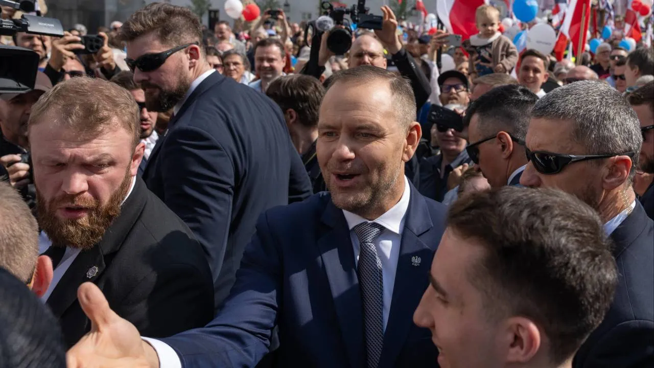 Prokuratura punktuje doniesienia Giertycha. Nowe fakty ws. zamachu na prezydenta Nawrockiego