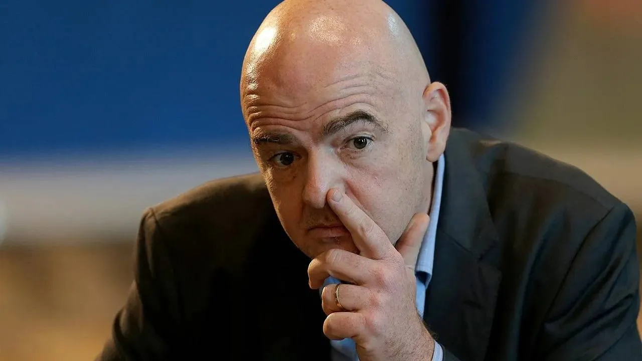 Szef FIFA pod ostrzałem. "Arogancja i poczucie bezkarności"