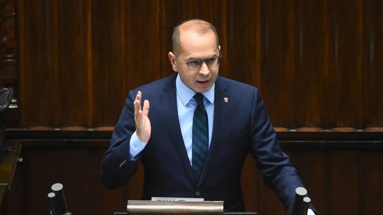 Szczerba dostał pytanie o bieganie z pizzą na granicy w 2021 roku. Zdumiewająca odpowiedź
