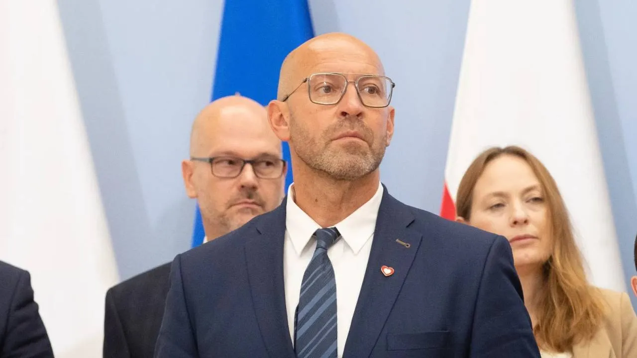 Ministerstwo sportu odcina się od kompromitującego raportu. A pytań coraz więcej