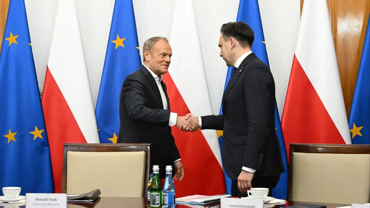 „Łapy precz!”. Czarnek ostro o propozycjach Tuska i Domańskiego