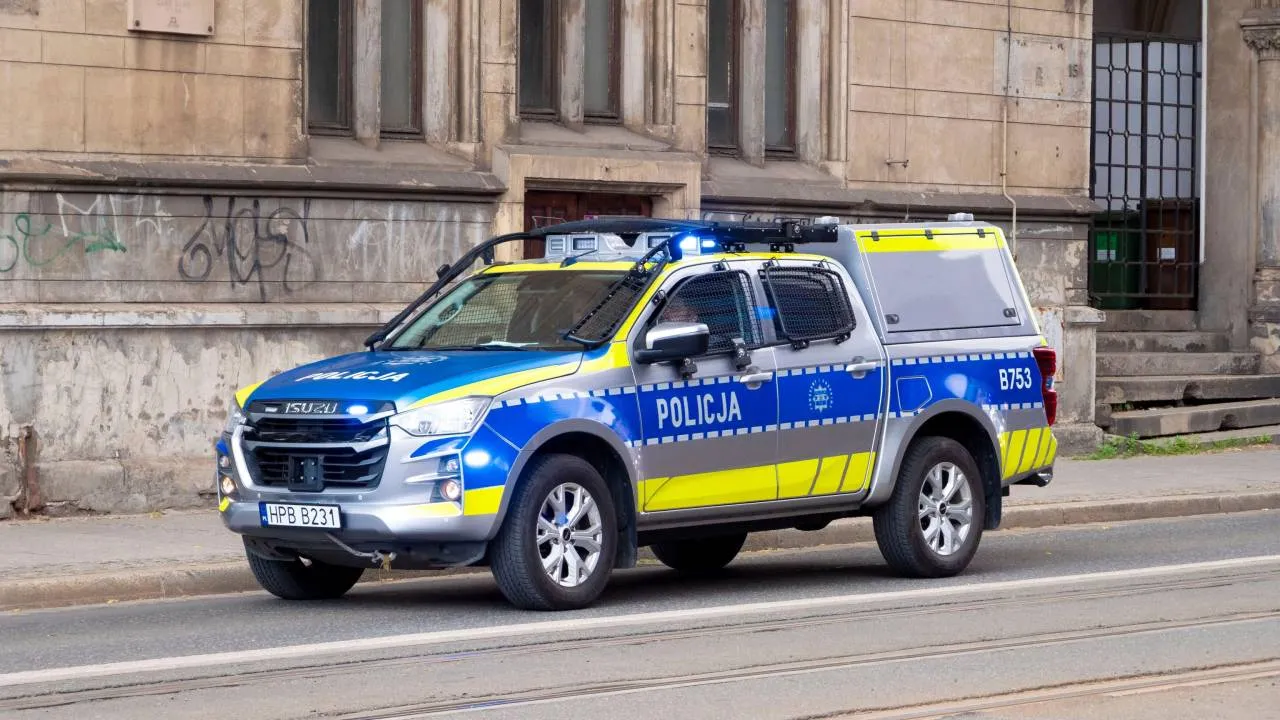 Wpadali jeden po drugim! Akcja policji także w warszawskich hostelach