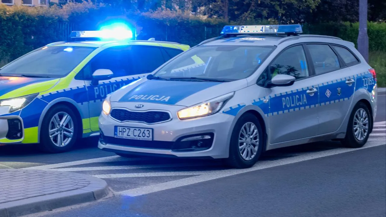 Wjechał w rodzinę na chodniku. Nie żyją rodzice, a niemowlę jest w ciężkim stanie. NOWE fakty