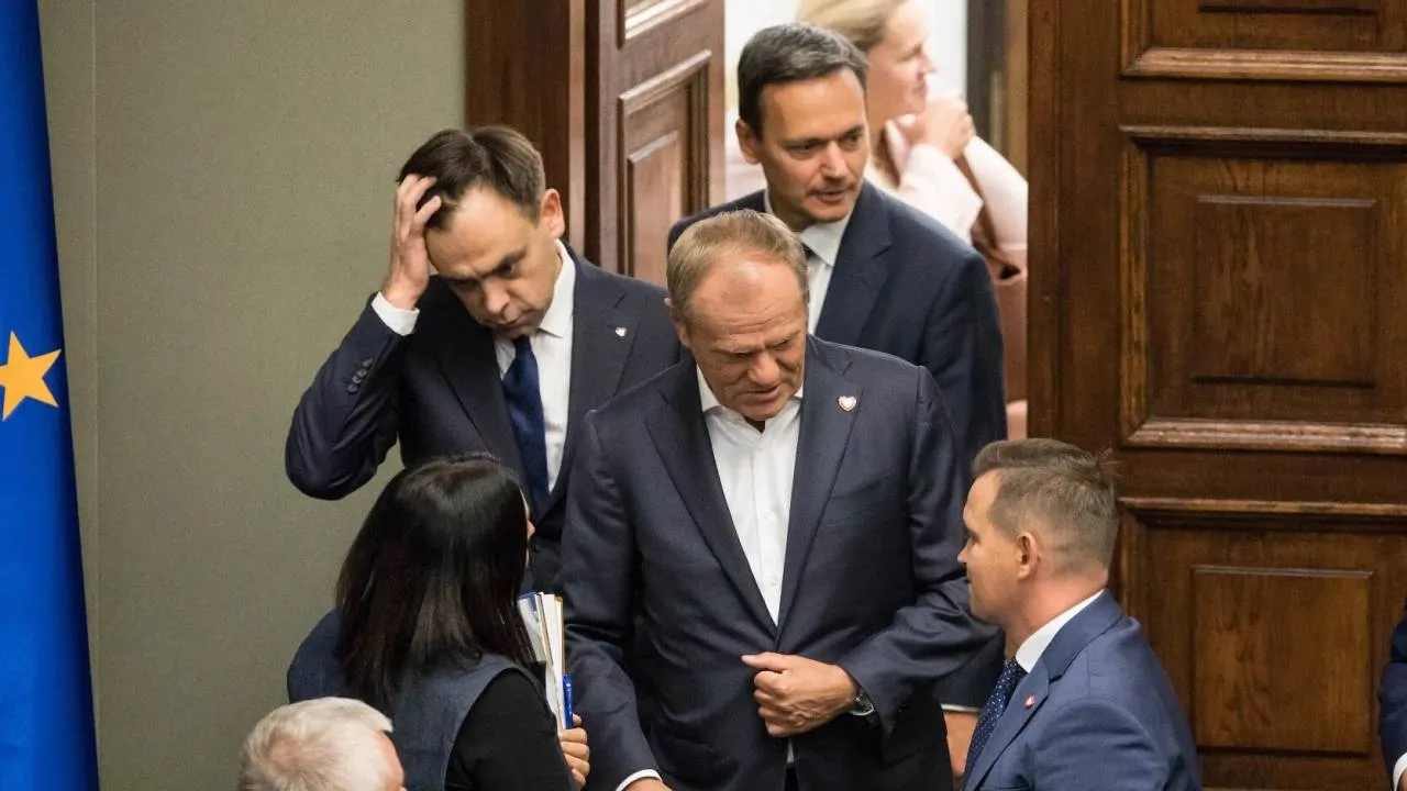 Obietnica Tuska wraca jak bumerang. Polacy wskazali, czego chcą od rządu