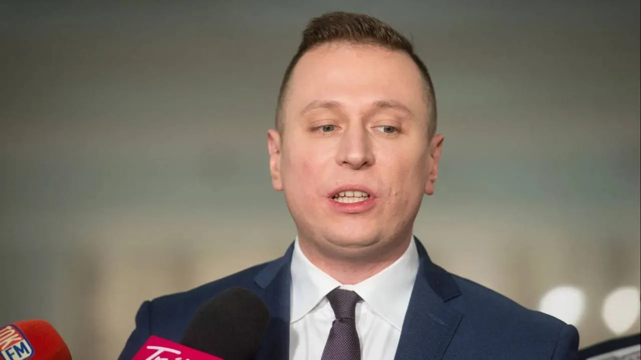 Brejza pisze o Zondacrypto i TV Republika. Mocna odpowiedź Rachonia: "łże jak bura suka"