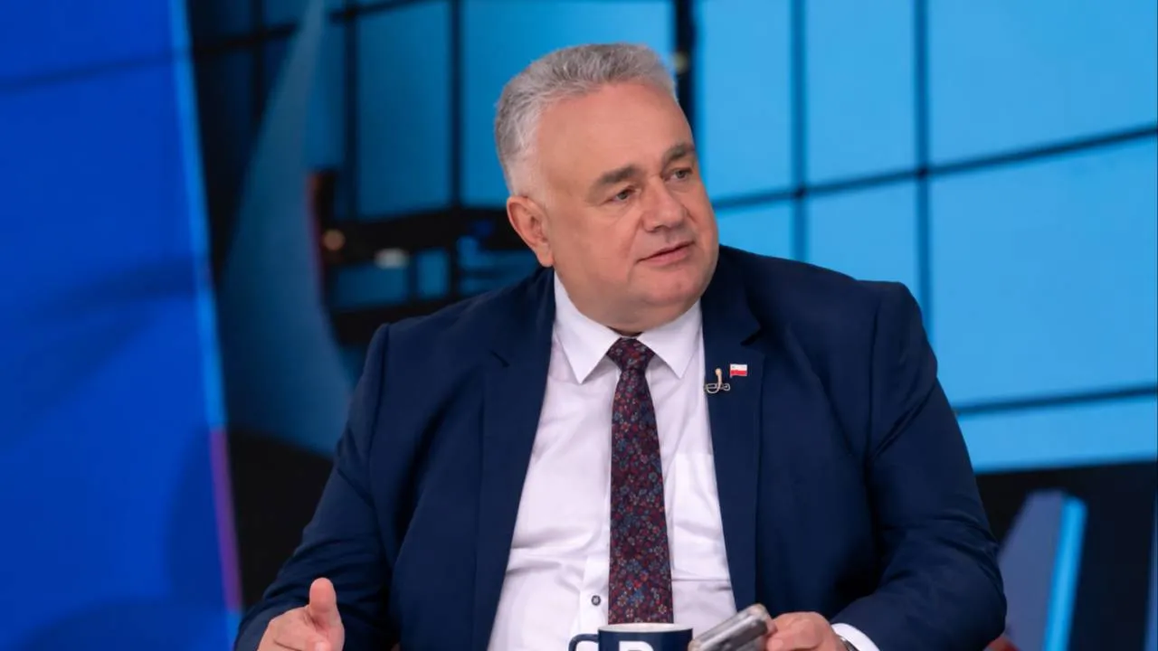 Szef wydawców TV Republika dementuje tezy Onetu. Pokazał fragmenty rozmów Krala z Sakiewiczem