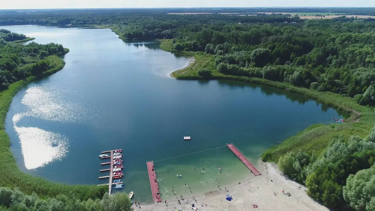 "Małe Mazury" znikają. Turyści pytają "czy to jezioro jeszcze istnieje?"