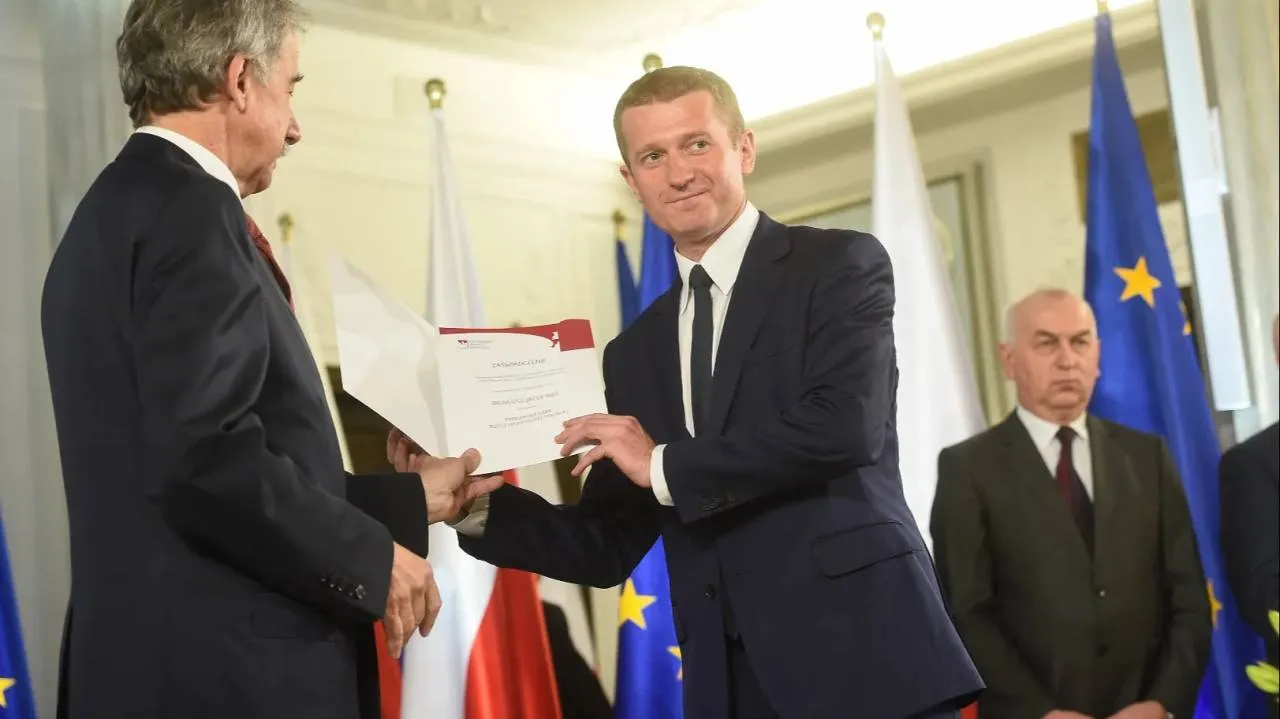 Dokumenty pogrążające wiceministra. Osobiście przyjmował branżowych gigantów