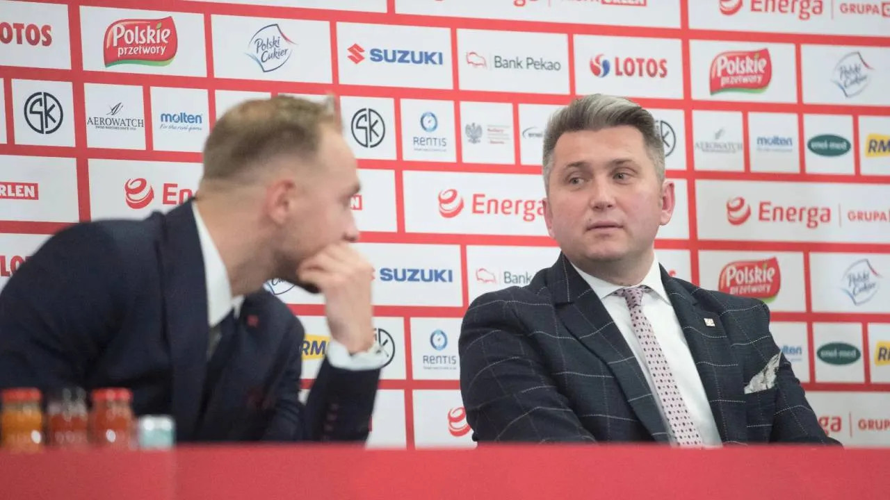 Piesiewicz aresztowany na 3 miesiące. Kilkugodzinne posiedzenie sądu i zastanawiające milczenie