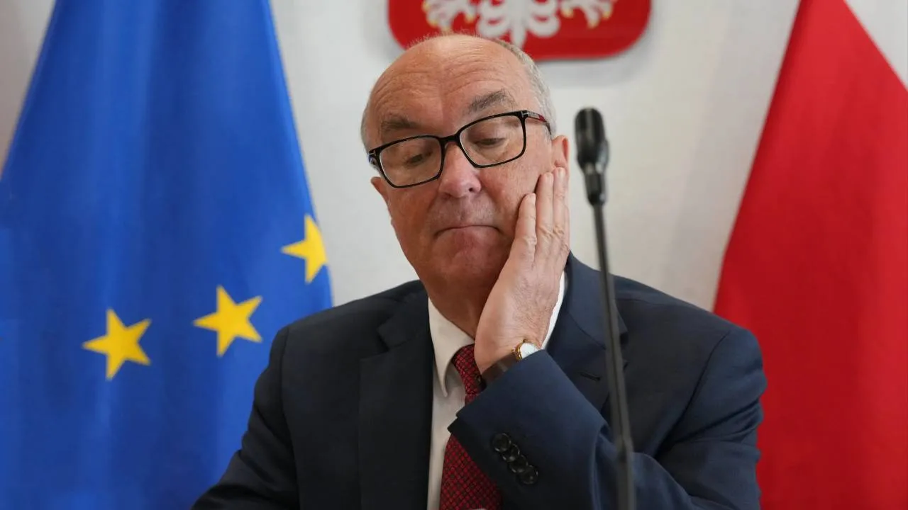 „Słyszę, że Włodek znów wciska kit”. Zandberg odpowiedział Czarzastemu. Poszło o ustawę o posiłkach w szkołach