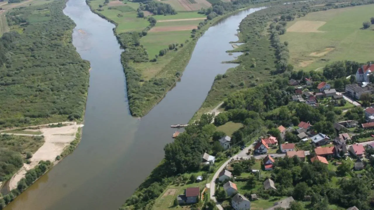 Najmniejsze miasto w Polsce. Kiedyś tętniło handlem na Wiśle, dziś mieszka tam 307 osób