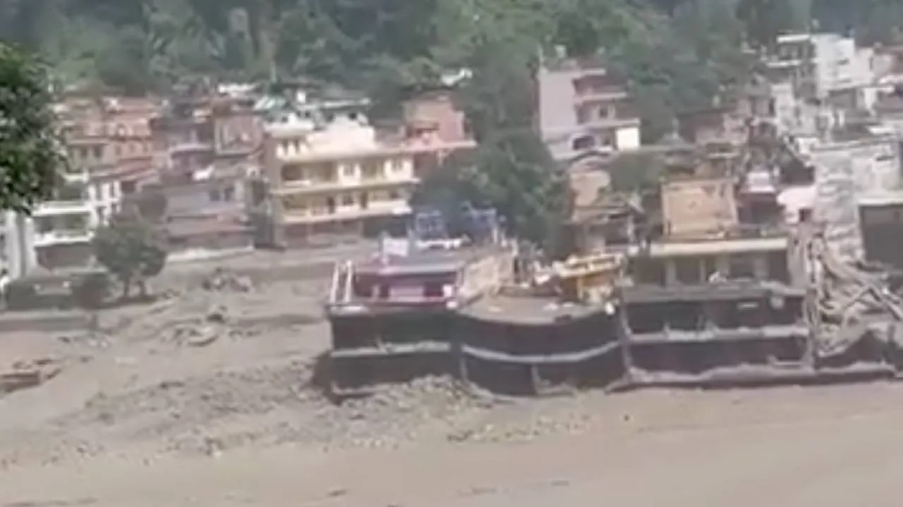Żywioł spustoszył Nepal. Ponad 900 ofiar i ponad 4 tys. zaginionych