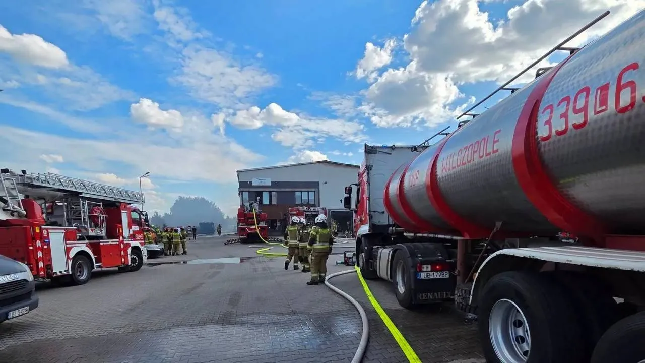 Pożar hali w Lublinie. Wewnątrz pełno było materiałów do produkcji dronów