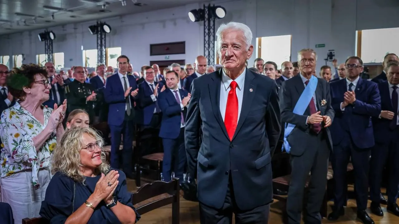 Order Orła Białego dla Krzysztofa Wyszkowskiego. Prezydent Nawrocki wręczył najwyższe odznaczenie